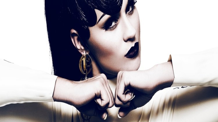 Biyonik şarkıcı Viktoria Modesta