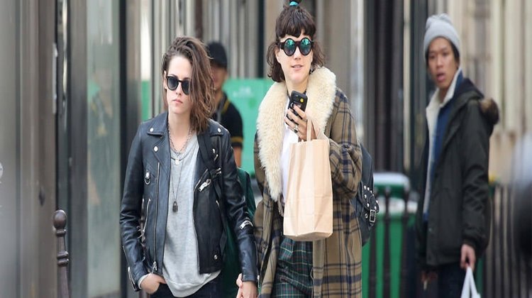 Kristen Stewart kız arkadaşıyla öpüşürken görütülendi