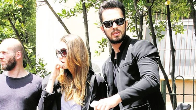 Murat Boz, Aslı Enver'i acı gününde yalnız bırakmadı