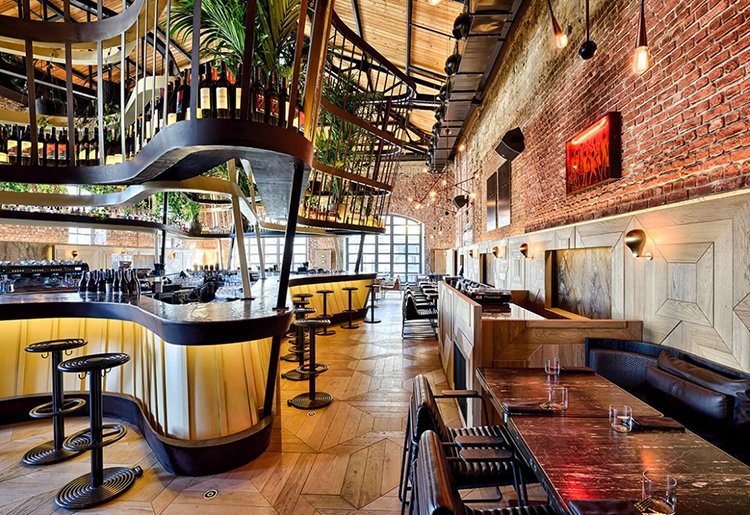 Yeni mekan: The Populist