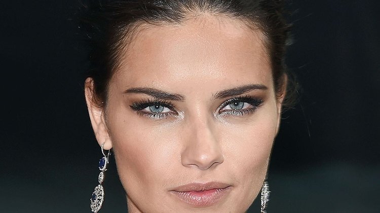 Adriana Lima, Sami Khedira ile Mikanos'ta