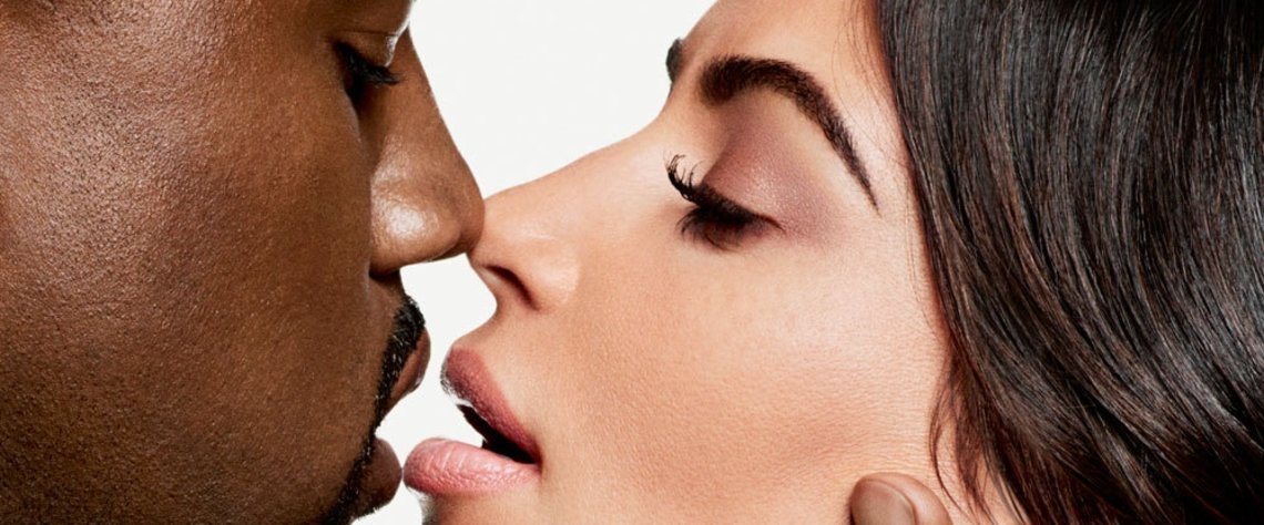 İkonlar: Kanye West ve Kim Kardashian'la yatakta....