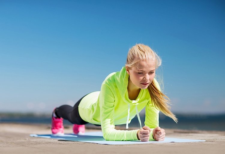 Sıkı ve düz bir karın için 5 adım