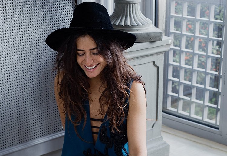 Tasarımcı Vanessa Sason yeni yıl için dolabını açtı