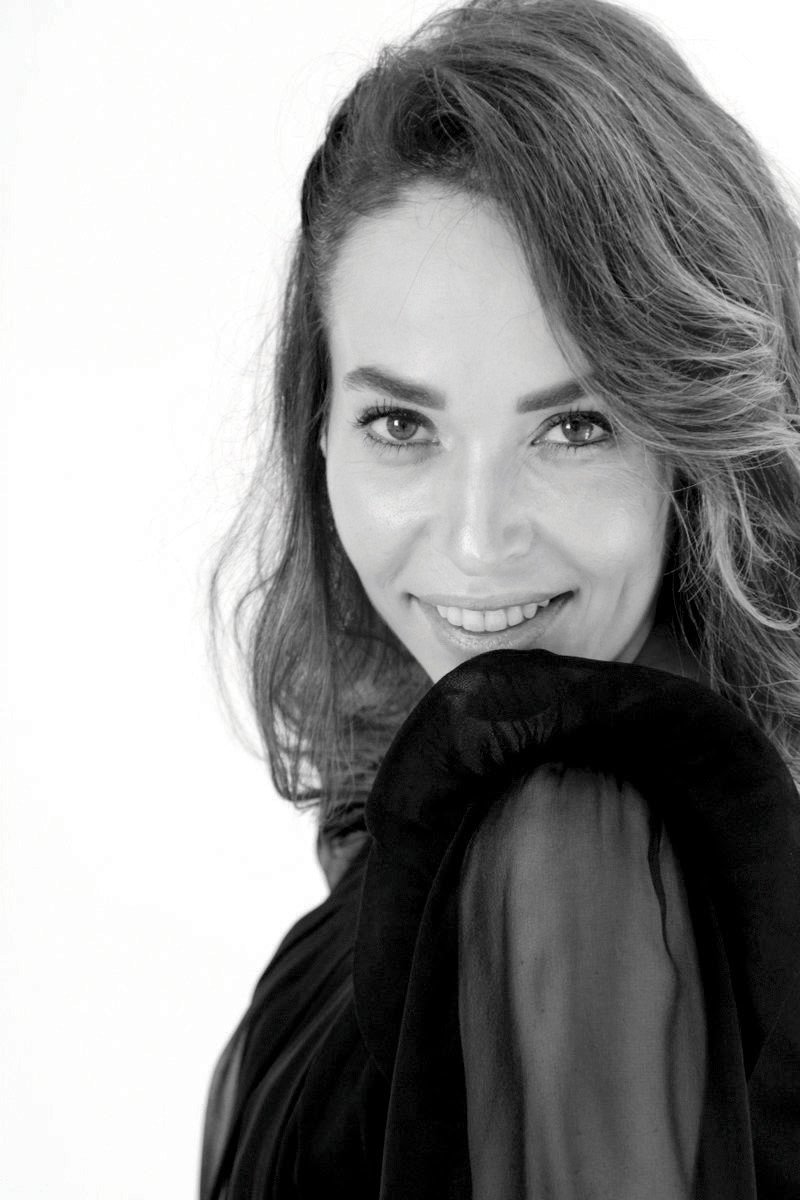 Esra Ronabar ile 24 saat