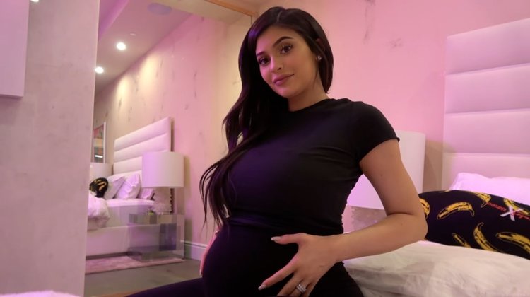 Kylie Jenner'ın anne olma yolundaki özel anları