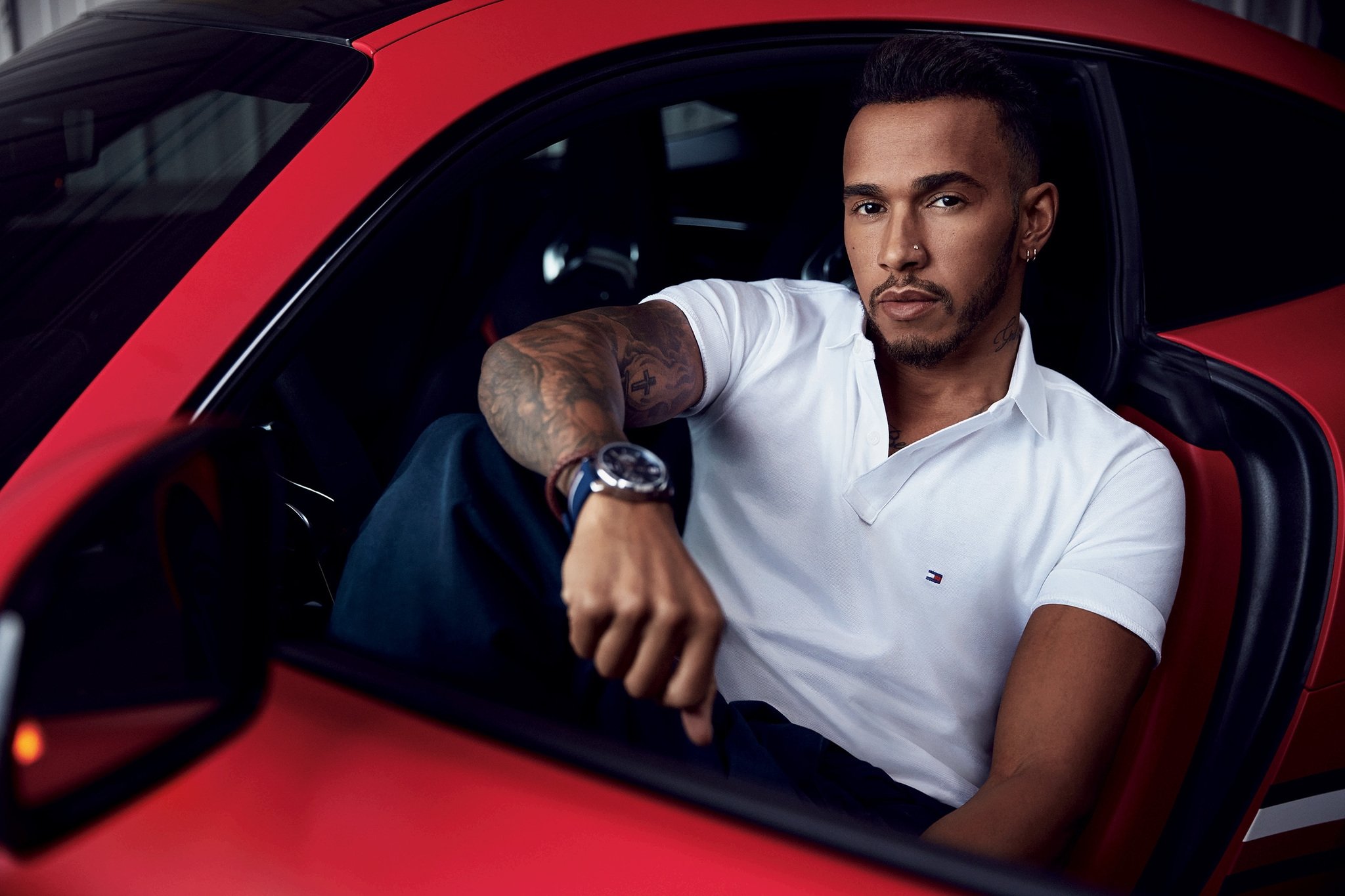 Tommy Hilfiger'ın yeni marka elçisi: Lewis Hamilton!