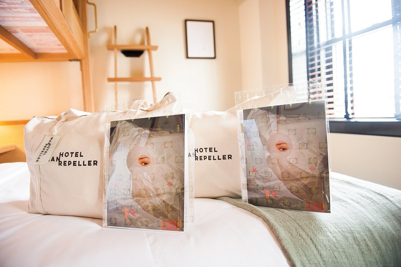 Man Repeller'ın içinde iki gece