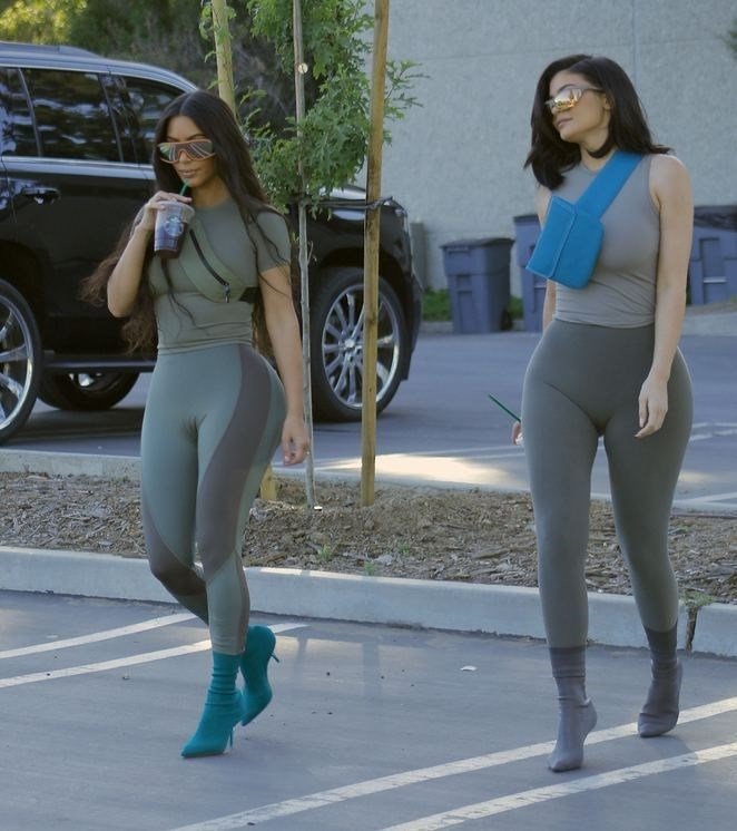 Kim Kardashian ve Kylie Jenner'ın ikiz stilleri