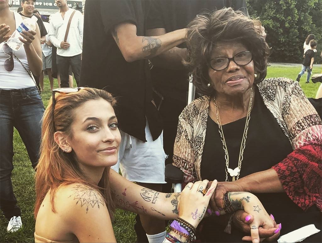 Paris-Katherine Jackson konserde buluştu