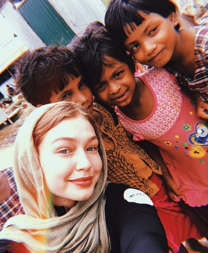 Gigi Hadid'den mülteci kampını ziyaret