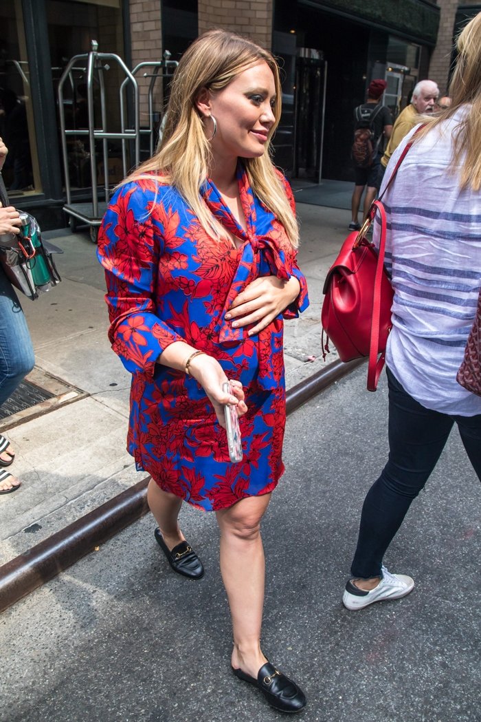 Hilary Duff doğum için gün sayıyor