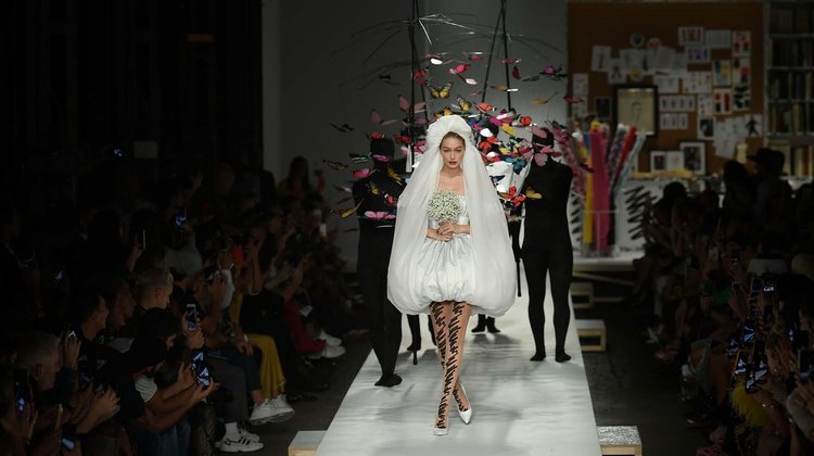 Moschino İlkbahar/Yaz 2019 şovu