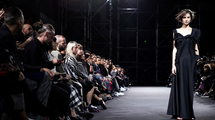 Yohji Yamamoto 2019 İlkbahar/Yaz koleksiyonu