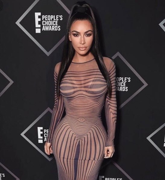 Kim Kardashian'ın hipnotize eden elbisesi!