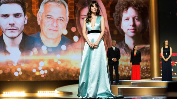 Dakota Johnson'ın Cindirella elbisesi