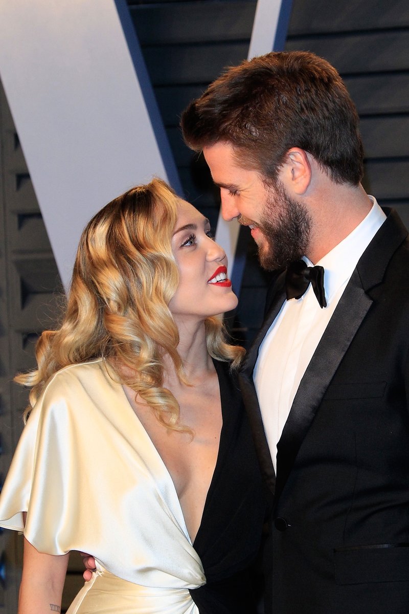 Miley Cyrus ve Liam Hemsworth evlendiklerini doğruladı