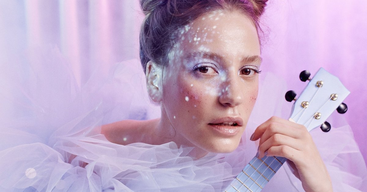 Serenay Sarıkaya, Alice'i anlatıyor