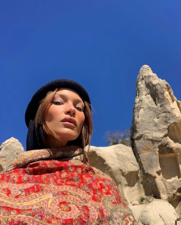 Bella Hadid'den Kapadokya paylaşımları