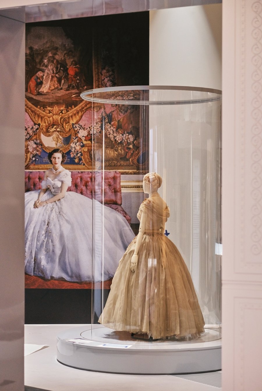 Christian Dior: Designer of Dreams hakkında her şey