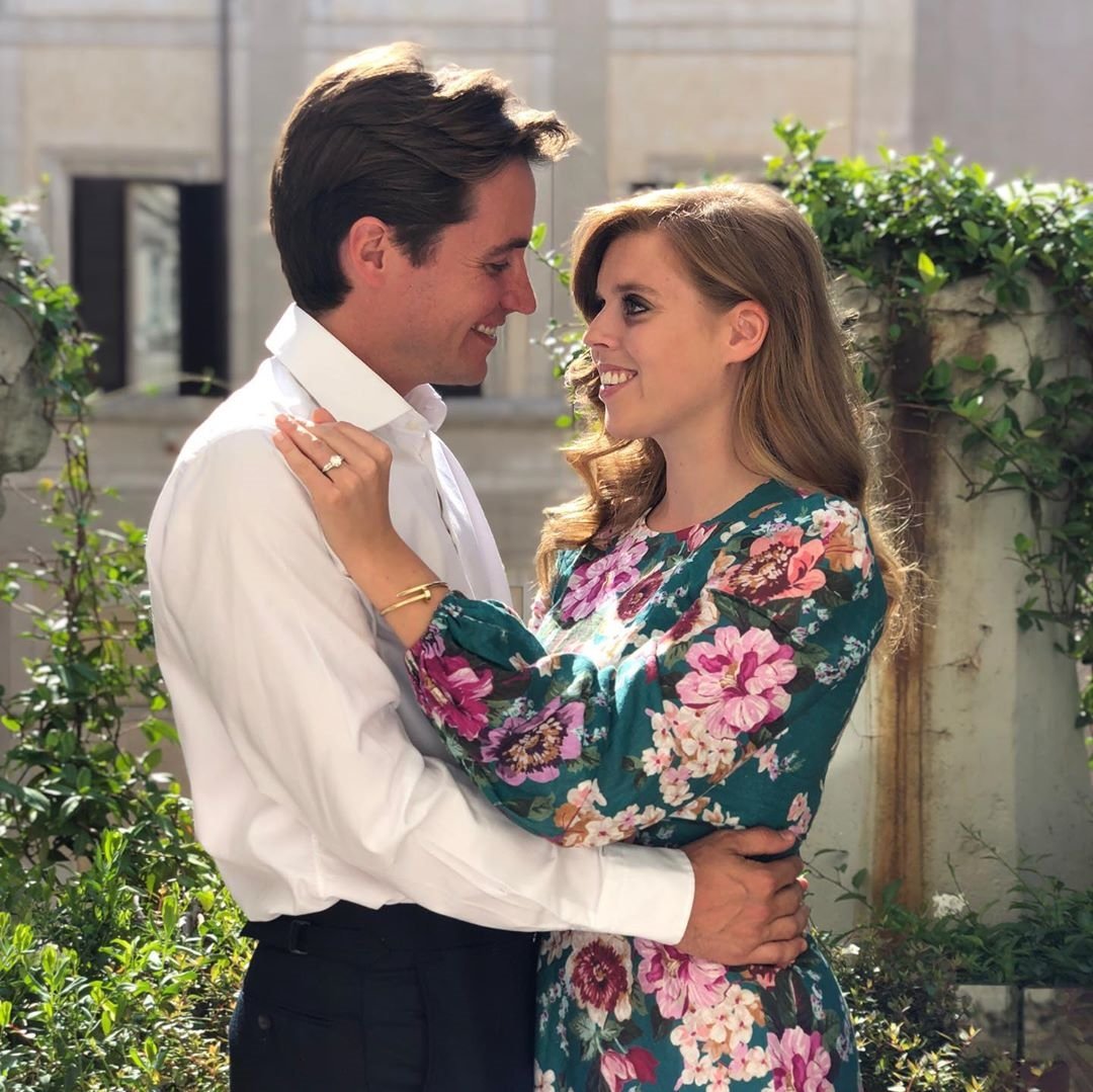 İngiltere Prensesi Beatrice nişanlandı