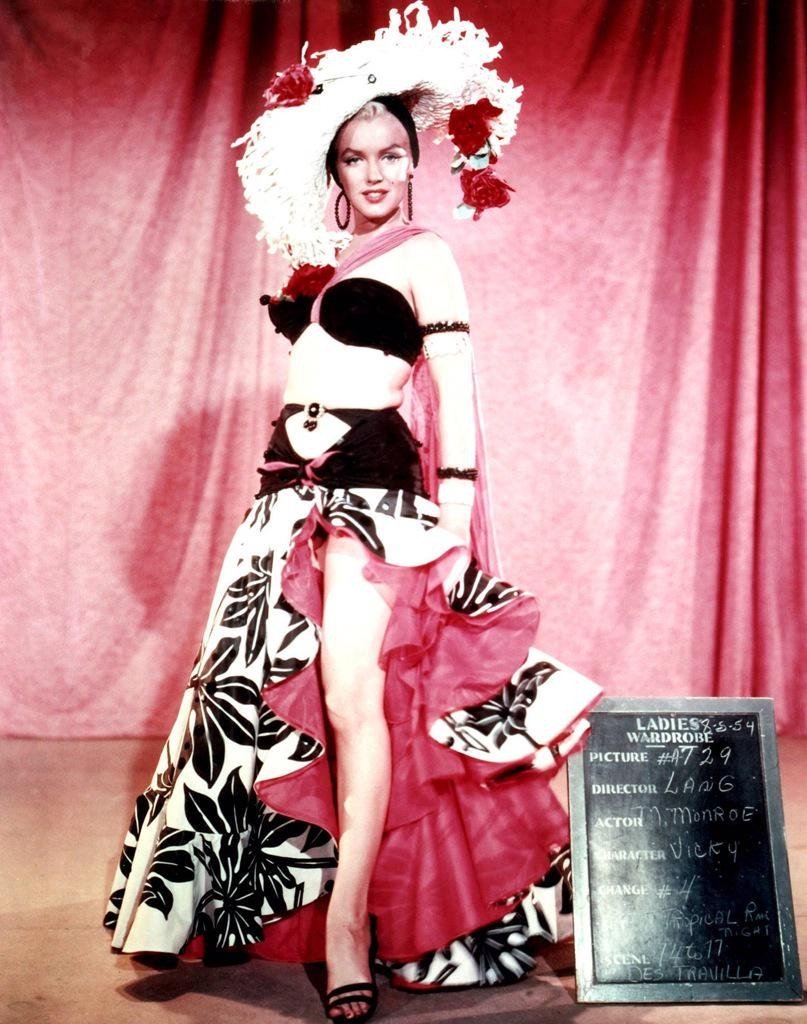 Marilyn Monroe'nun meşhur elbisesi 1,5 milyon TL'ye satıldı