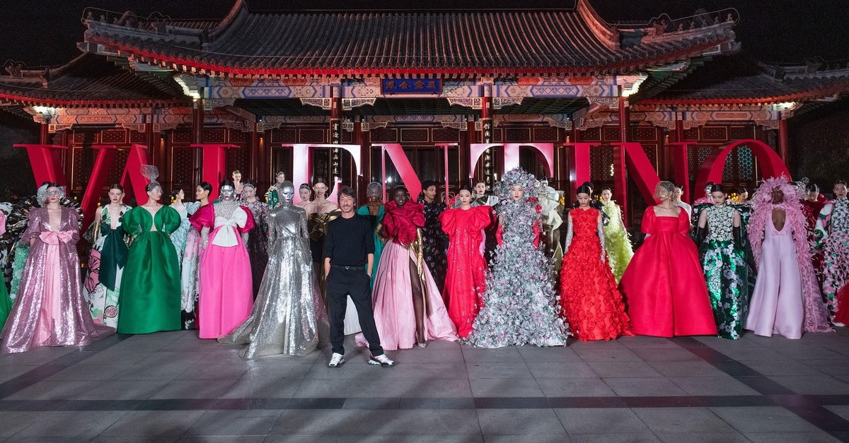 Valentino Haute Couture koleksiyonunu Pekin'de sundu