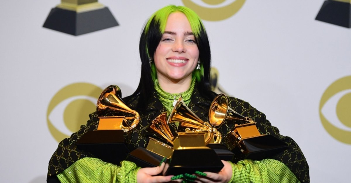 Billie Eilish Neden Hep Bol Kıyafetler Giydiğini Açıkladı