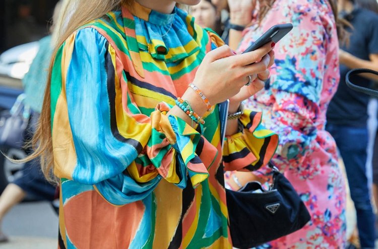 Facebook alışveriş özelliğini sundu