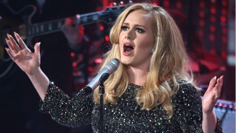 Adele Londra yangınını unutamadı