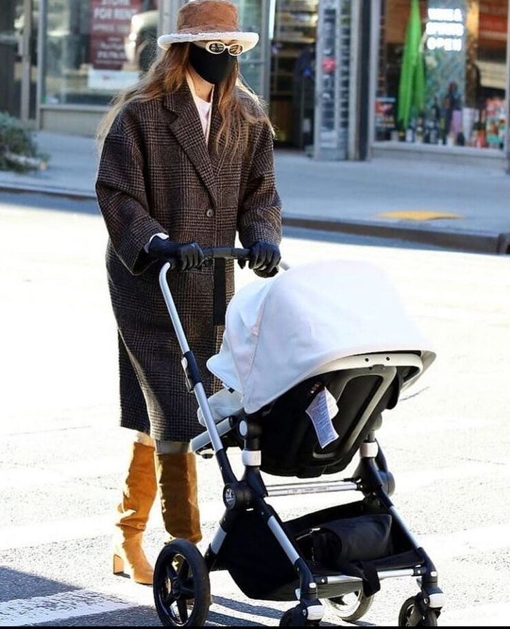 Gigi Hadid New York'da Yeni Bir Stil Anıyla Kameralardan Kendini Gizleyemedi