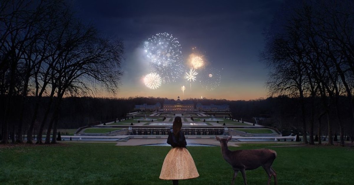 Celine Fall/21, Rüya Gibi Bir Şato'nun Çimenlerinde