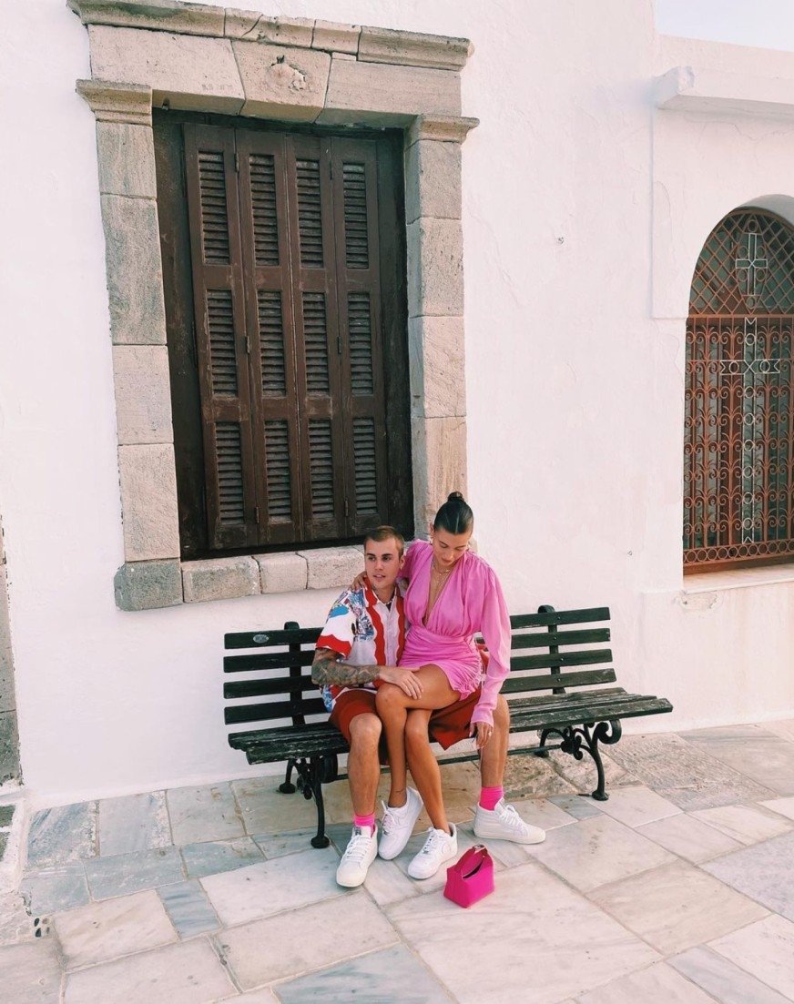 Hailey Bieber'ın Tatil Gardırobundan Favori Parçalar