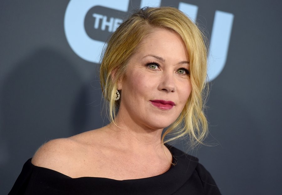 Christina Applegate MS (Multipl Skleroz) Hastası Olduğunu Açıkladı