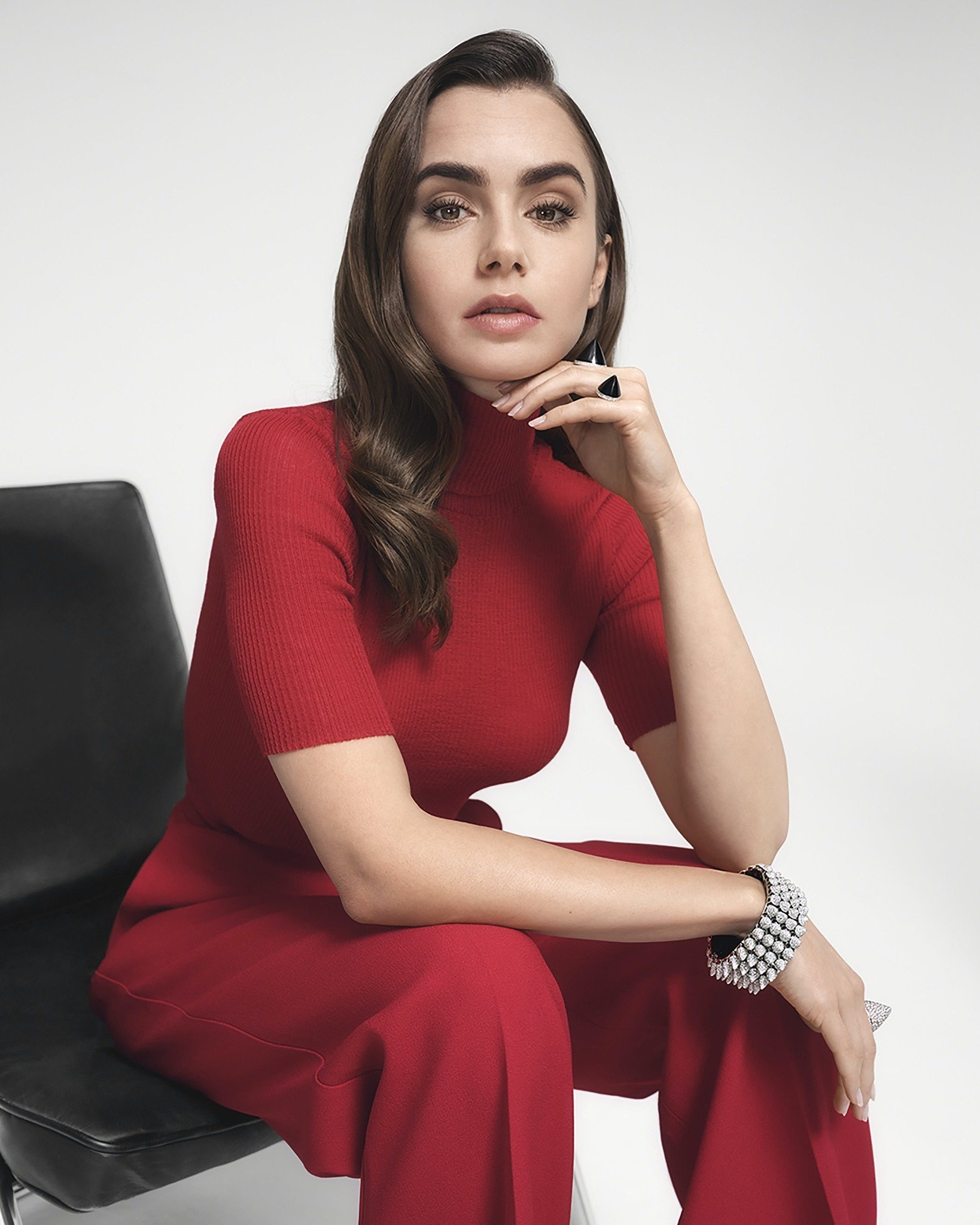 Lily Collins Cartier'in Yeni Yüzü Oldu