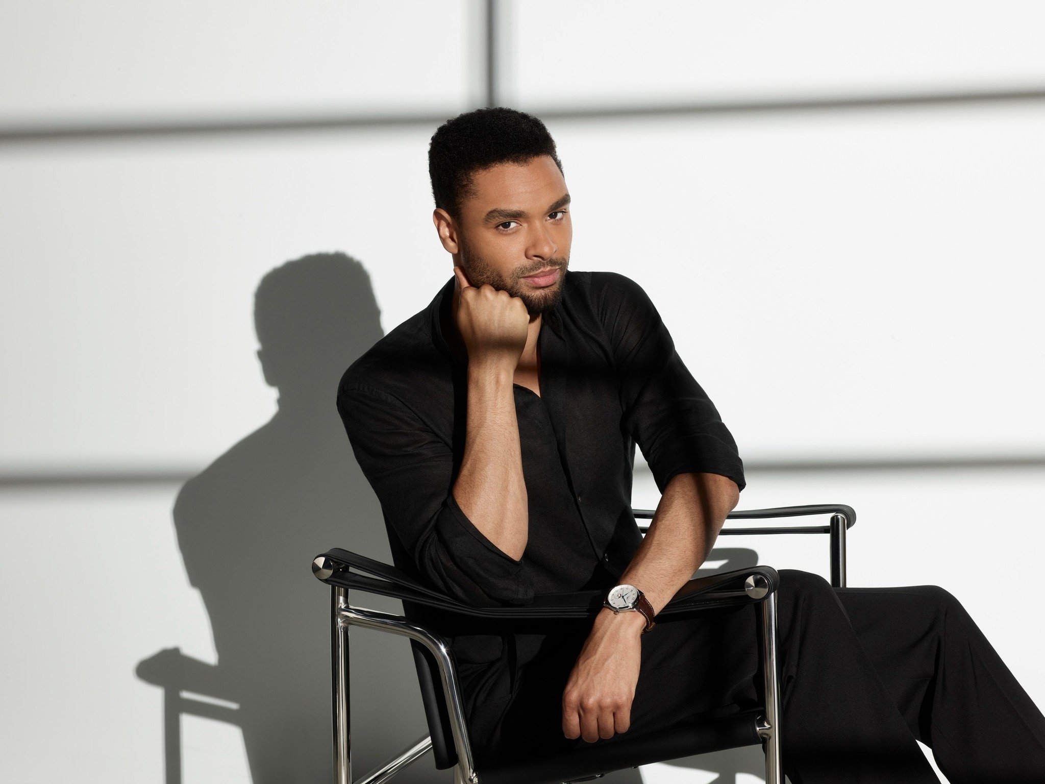 Regé-Jean Page, Longines'in Yeni Zarafet Elçisi