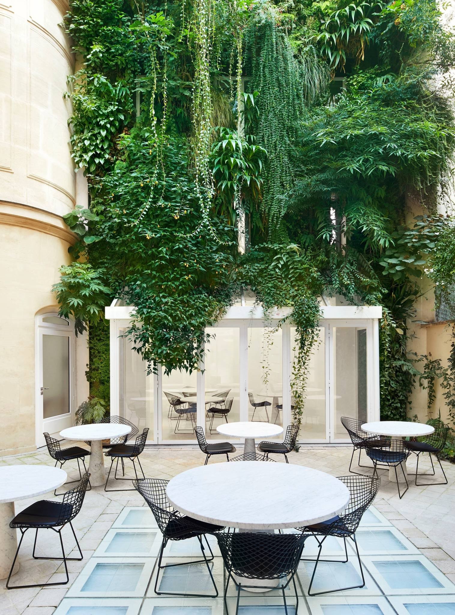 Alaia, Paris'te Cafe da Rosa'yı Açtı