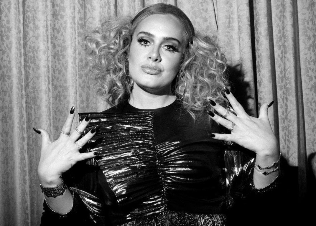 Adele, Yaklaşan Albümünün Çıkışını Gizemli İmalar ile Mi Yapıyor?