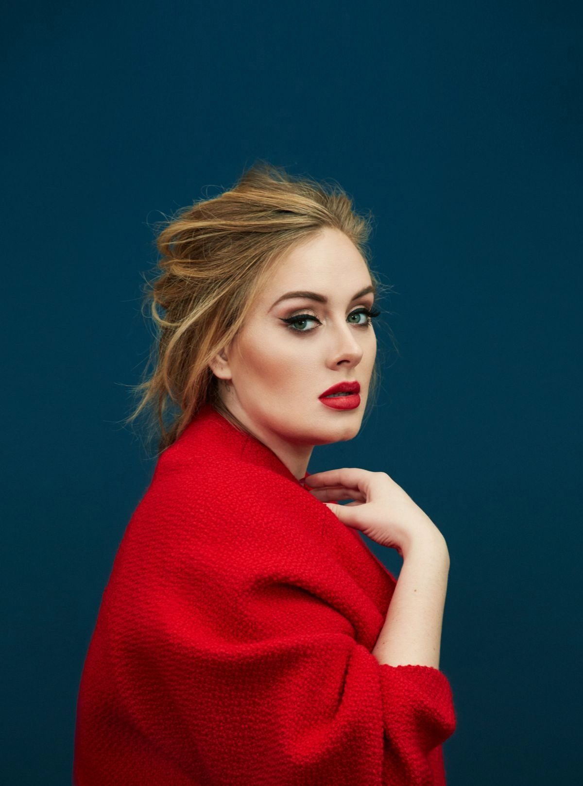 Adele, Yeni Single'ı "Easy on Me" İle Dönüyor