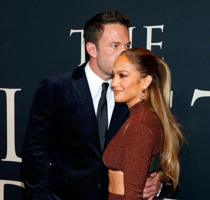 Ben Affleck, Jennifer Lopez'e Nasıl Yeniden Bağlandığını Anlatıyor