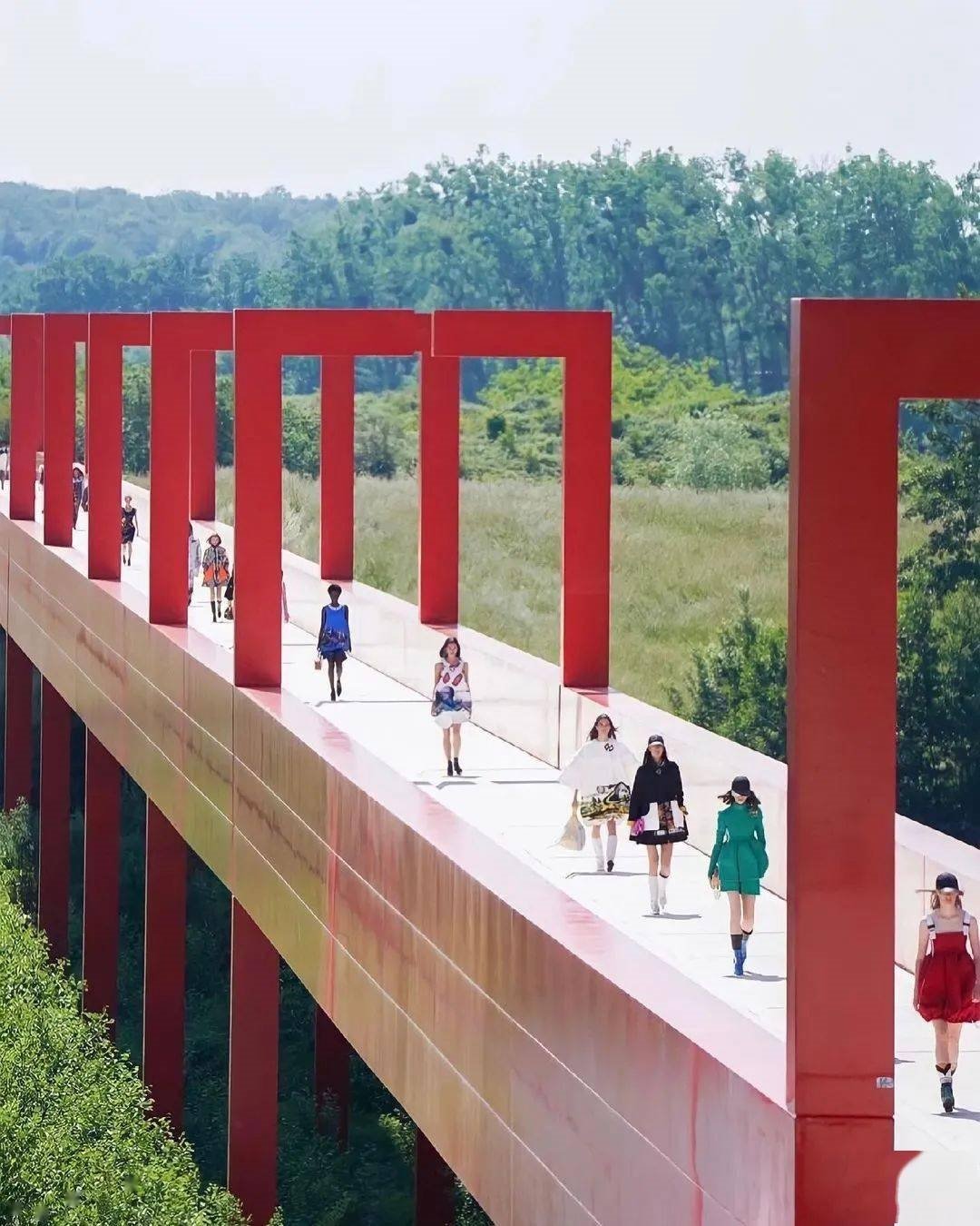 Louis Viutton Curise 2023 Şovu Kaliforniya'da Yapılacak