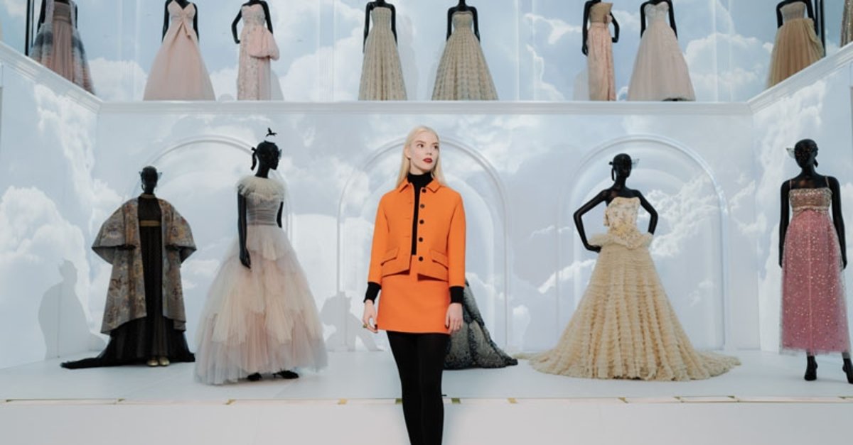 Anya-Taylor Joy ile Dior 30 Montaigne'i keşfediyoruz