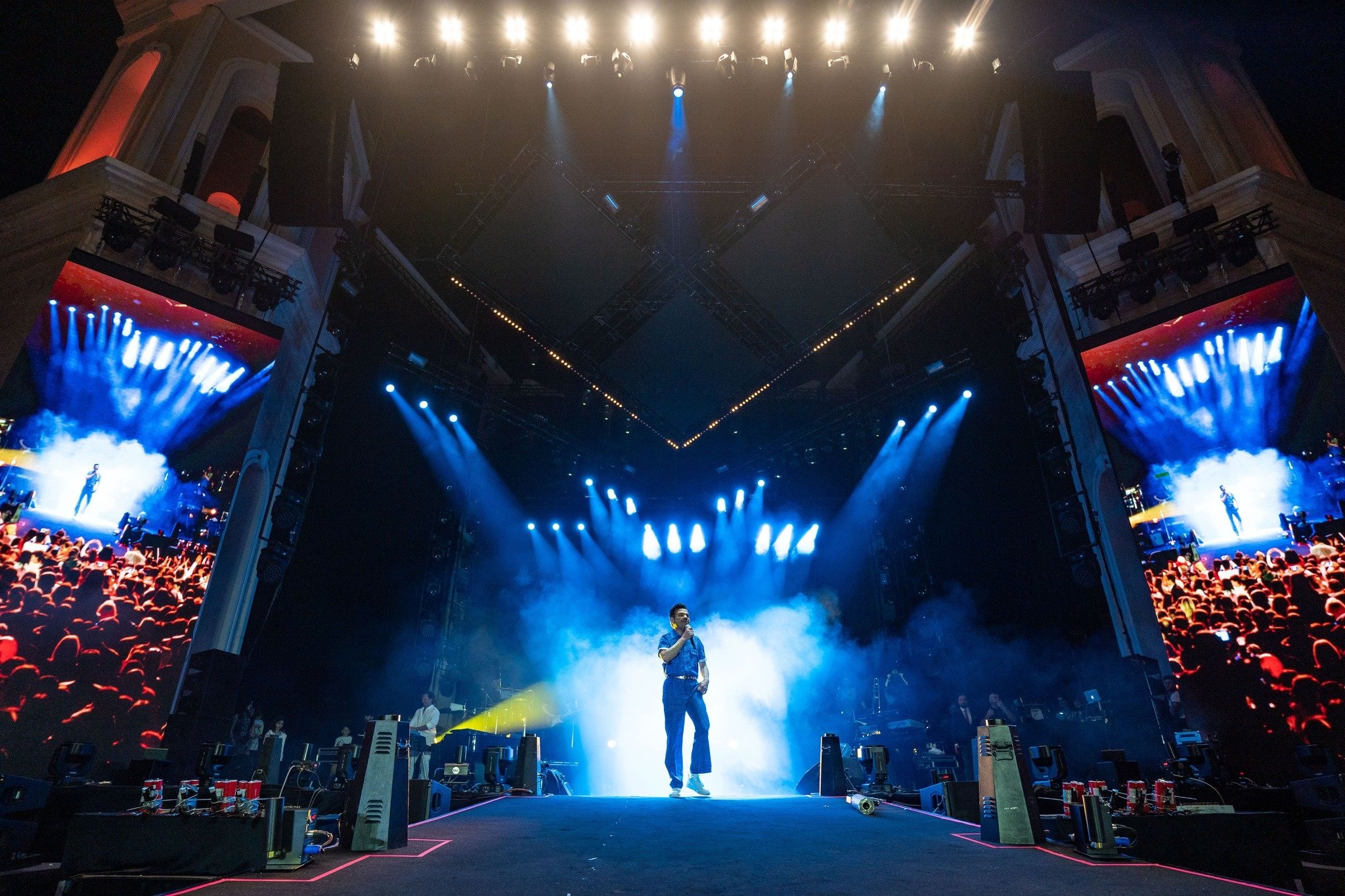 Kenan Doğulu The Land Of Legends'da Dünya Rekoru Kırdı!