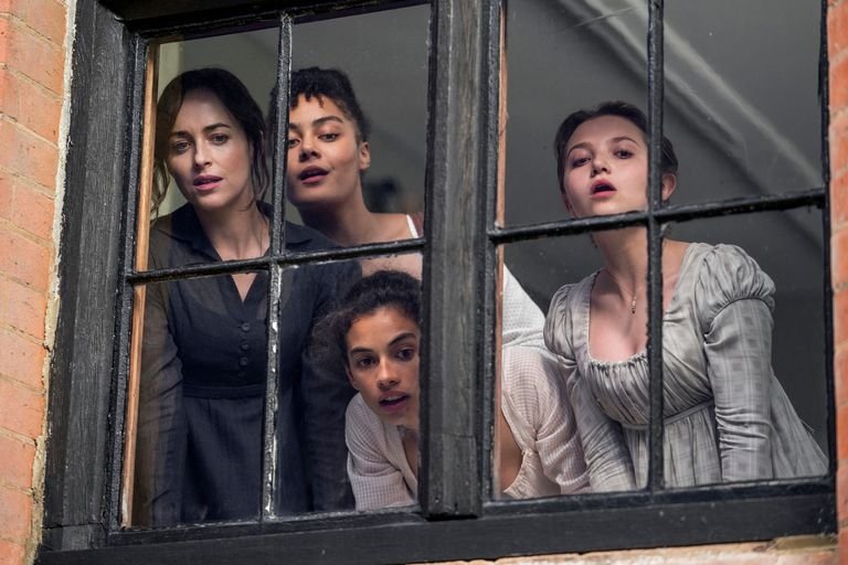 Dakota Johnson'lı Persuasion'dan İlk Fotoğraflar ve Fragman