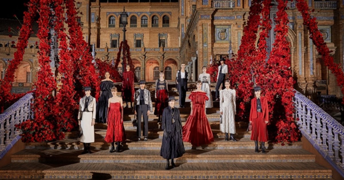 Dior Cruise 2023: Şiirsel Bir İspanyol Şovu