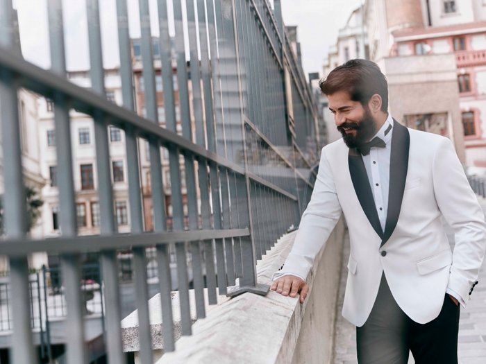 Burak Özçivit ve Altınyıldız Classics bu yazı yine birlikte karşılıyor