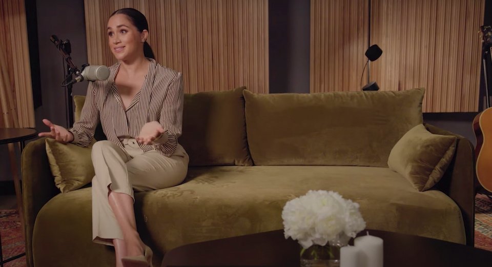 Meghan Markle'dan Tek Adımda Zarif İş Kıyafeti