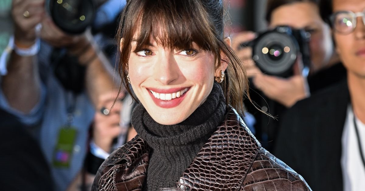 Anne Hathaway Yeniden Andy Sachs'a Hayat Veriyor