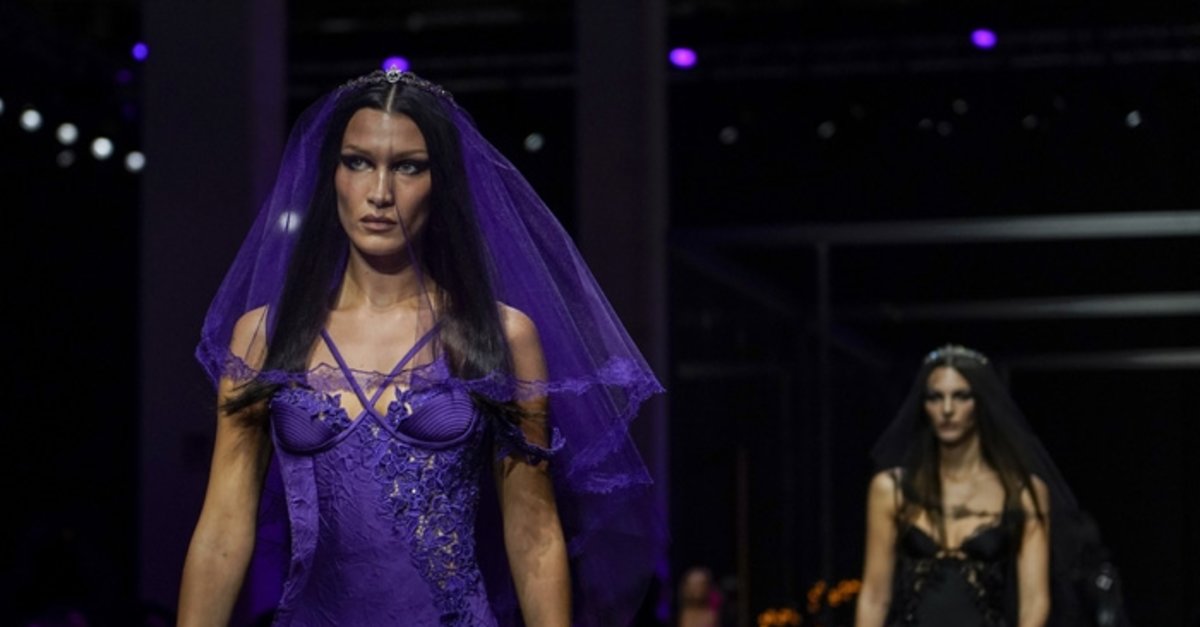 Versace İlkbahar/Yaz 2023