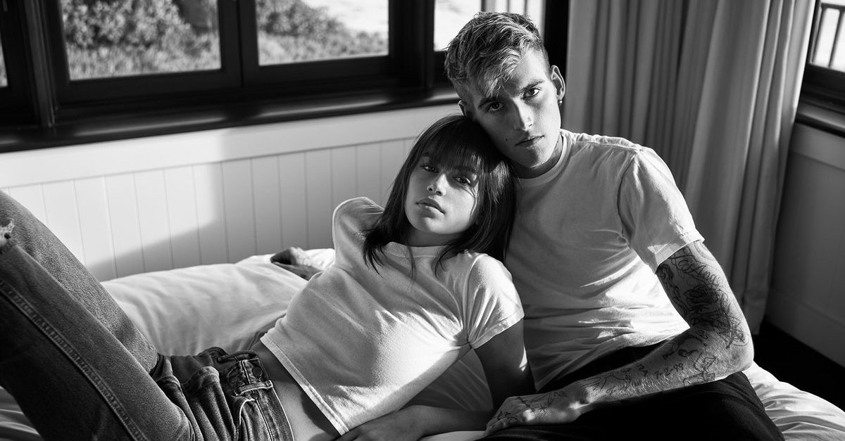 Kaia Gerber ve Hedi Slimane Malibu'nun Moda Başkenti Olduğunu Biliyor